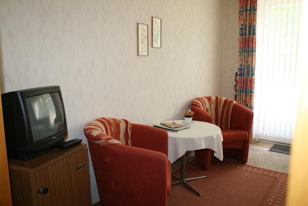 Hotel Haus Hellhohl Garni 브릴온 객실 사진