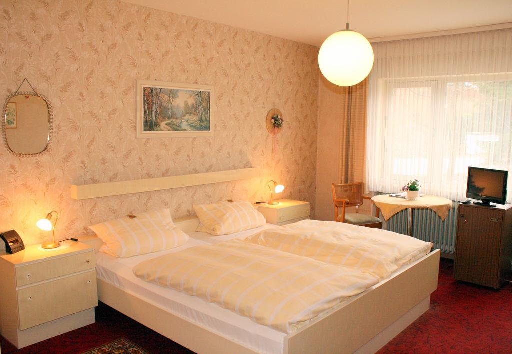 Hotel Haus Hellhohl Garni 브릴온 객실 사진