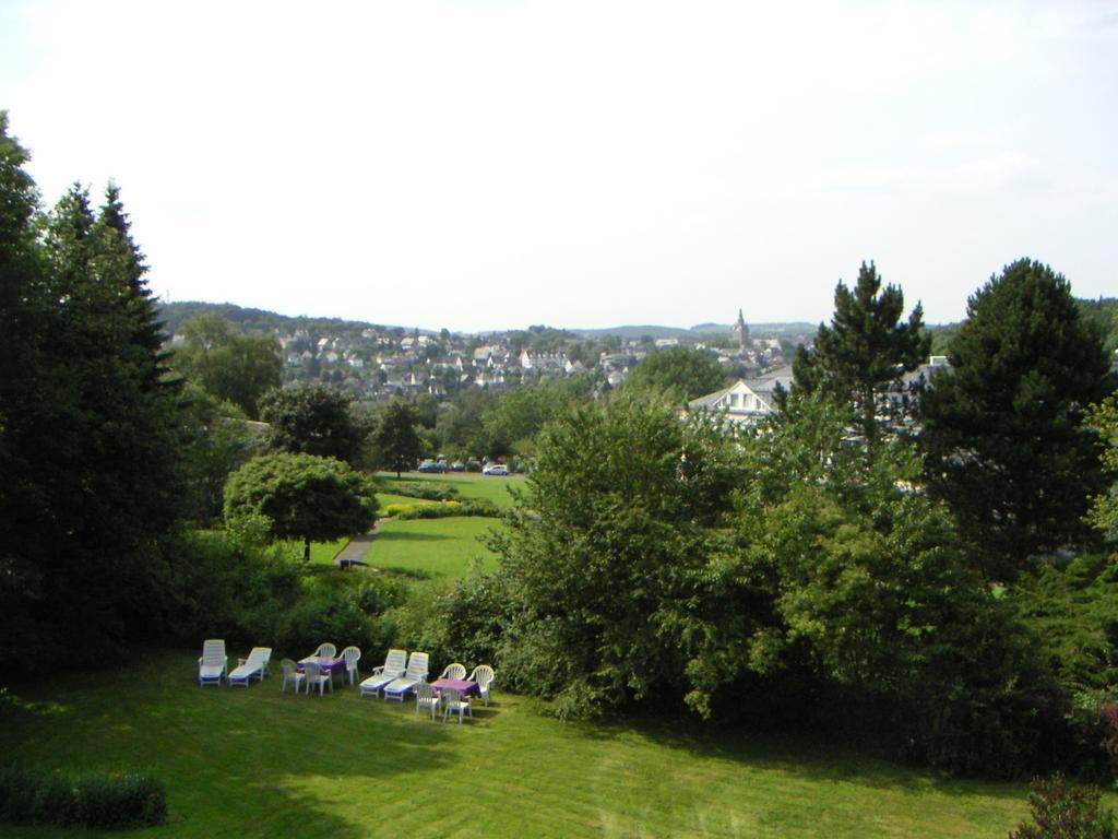Hotel Haus Hellhohl Garni 브릴온 외부 사진