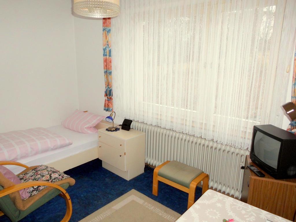 Hotel Haus Hellhohl Garni 브릴온 객실 사진